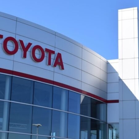Toyota Colombia | Servicio Automotriz – Carros – Camionetas – Eléctricos | Compra – Crédito – Taller – Corolla Cross – Hilux – Supra – Fortuner.